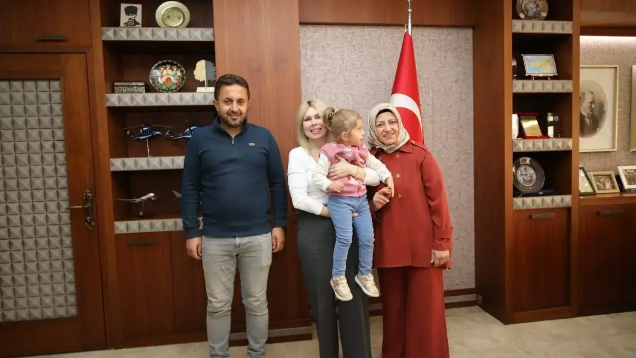 Antalya’da Tıp Tarihine Geçen Mucize Bebek Doktoruyla Buluştu 6